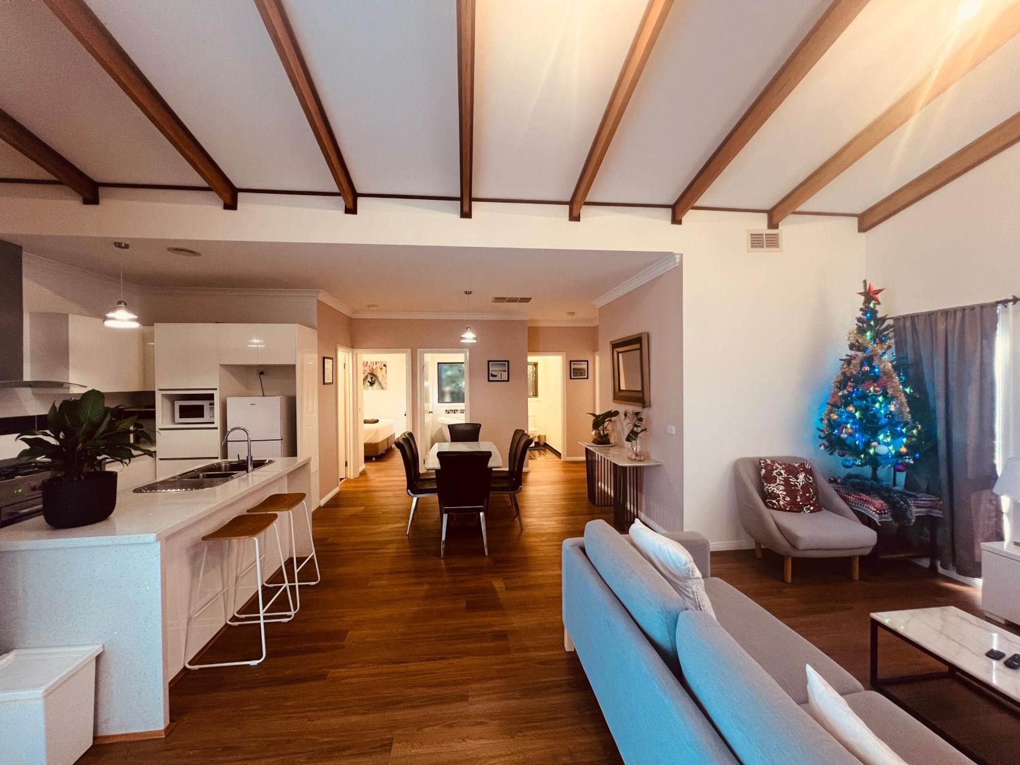 Cosy 4br 15 Minutes Away From Melbourne Airport Homestay