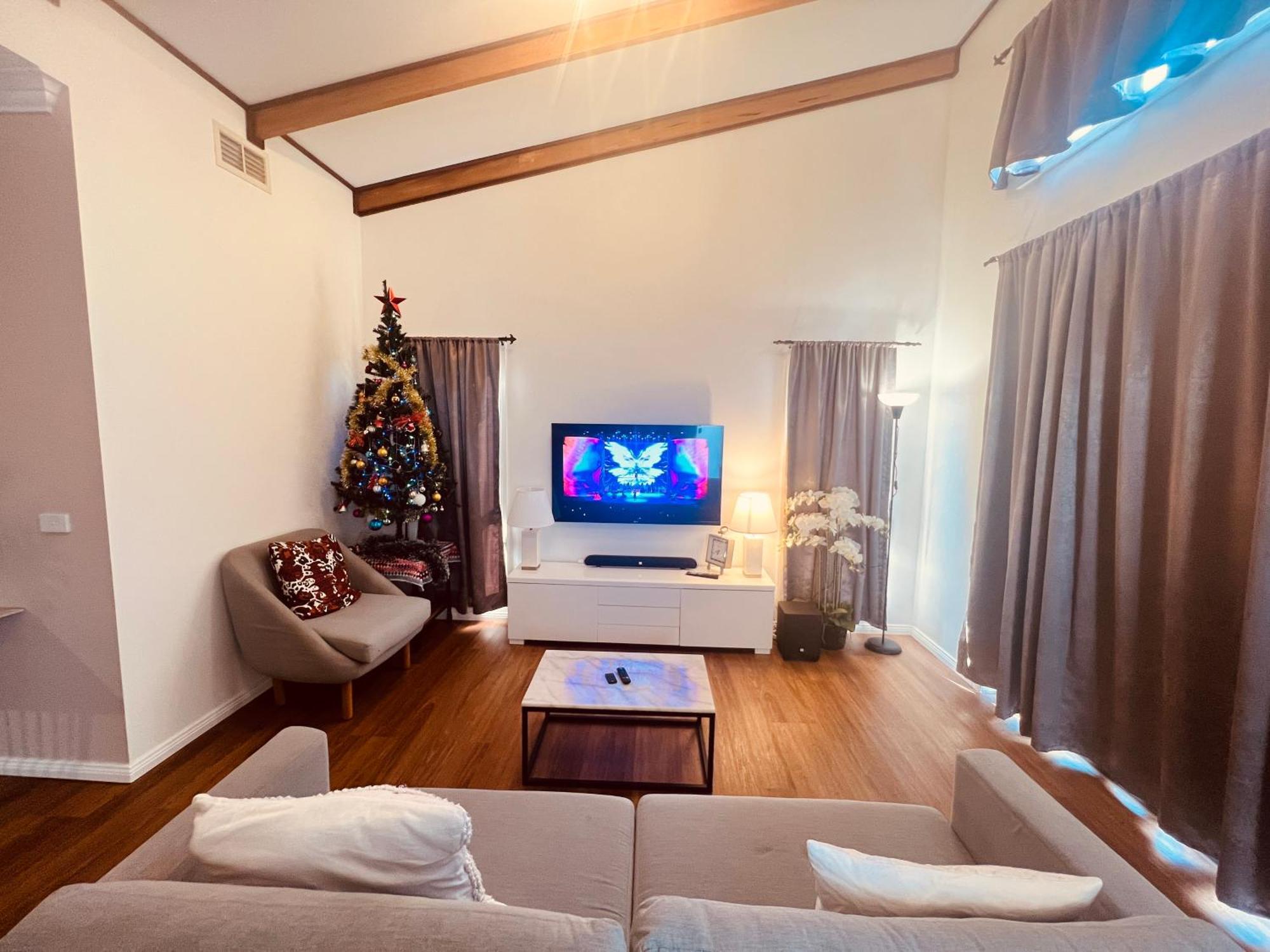 Cosy 4br 15 Minutes Away From Melbourne Airport Homestay *