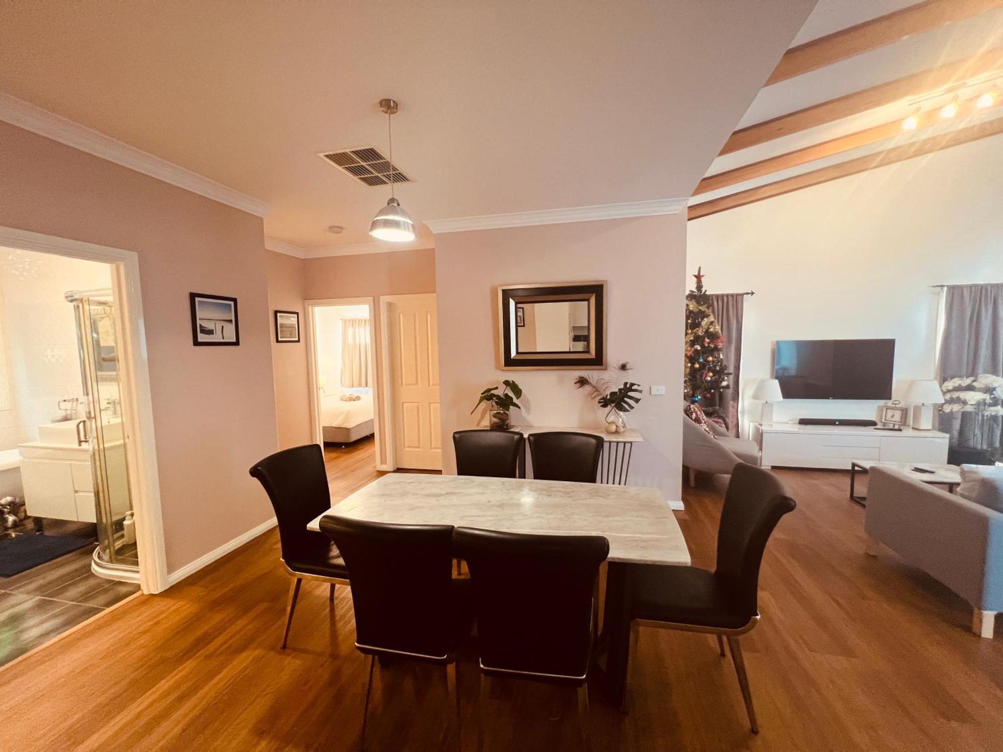 Cosy 4br 15 Minutes Away From Melbourne Airport * St Albans